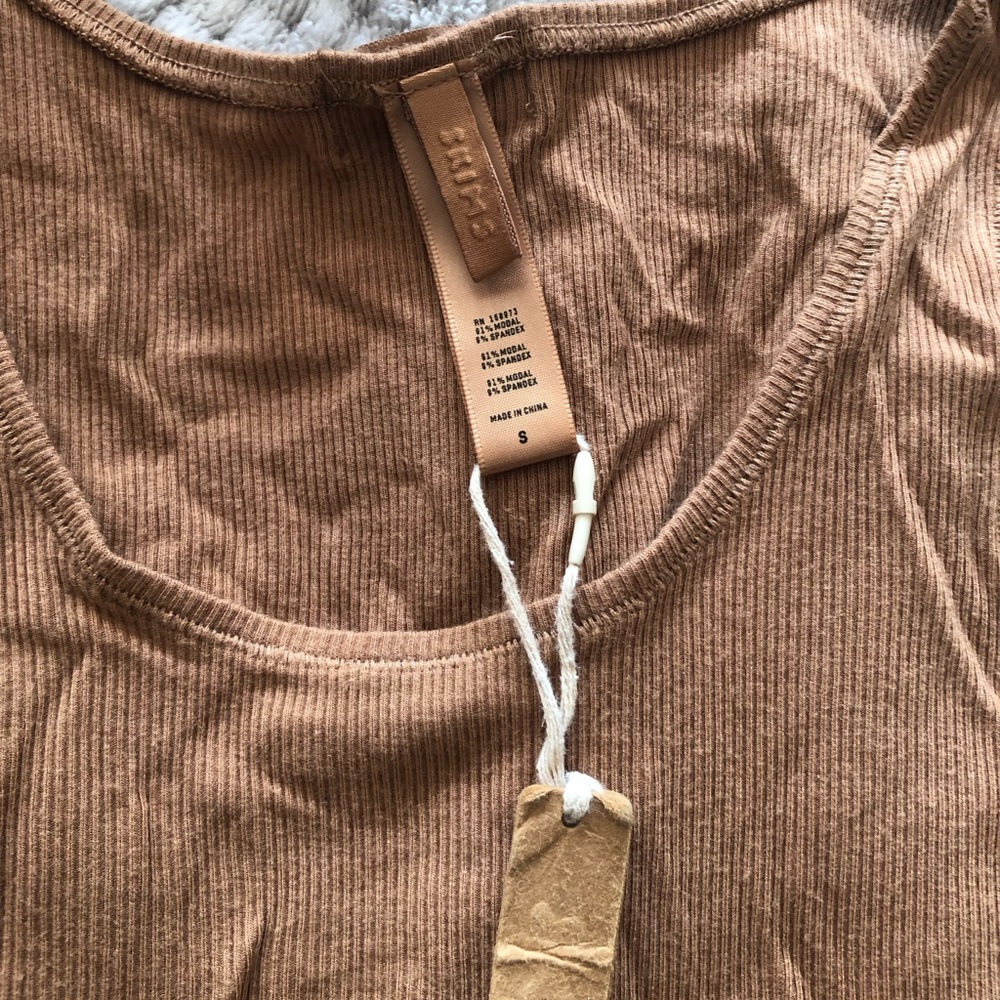 NWT Skims tan crop top size Small - Picture 2 of 3